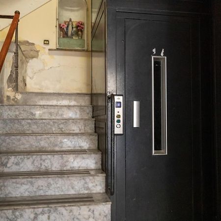 Apartment With Sea View With 2 Lifts Above Montesanto! 나폴리 외부 사진