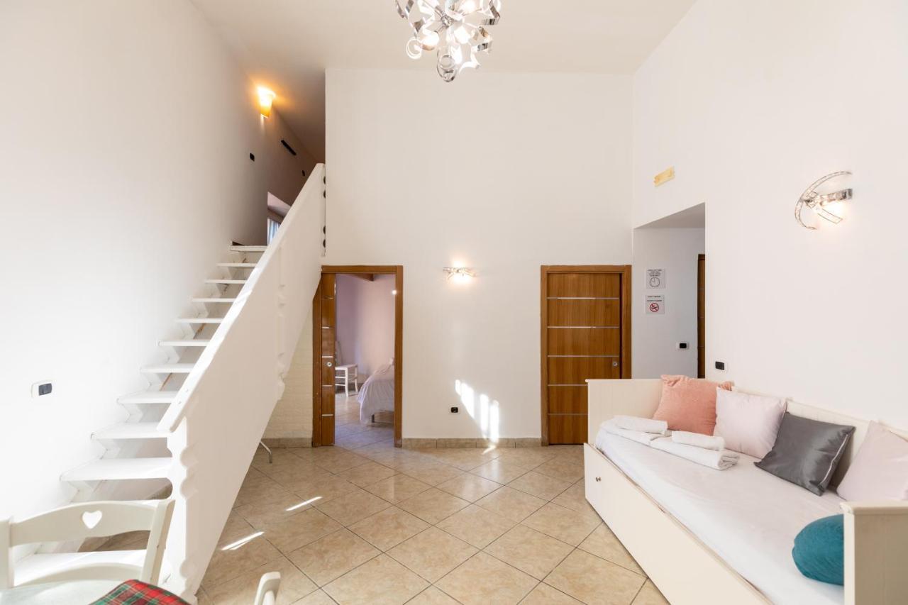 Apartment With Sea View With 2 Lifts Above Montesanto! 나폴리 외부 사진