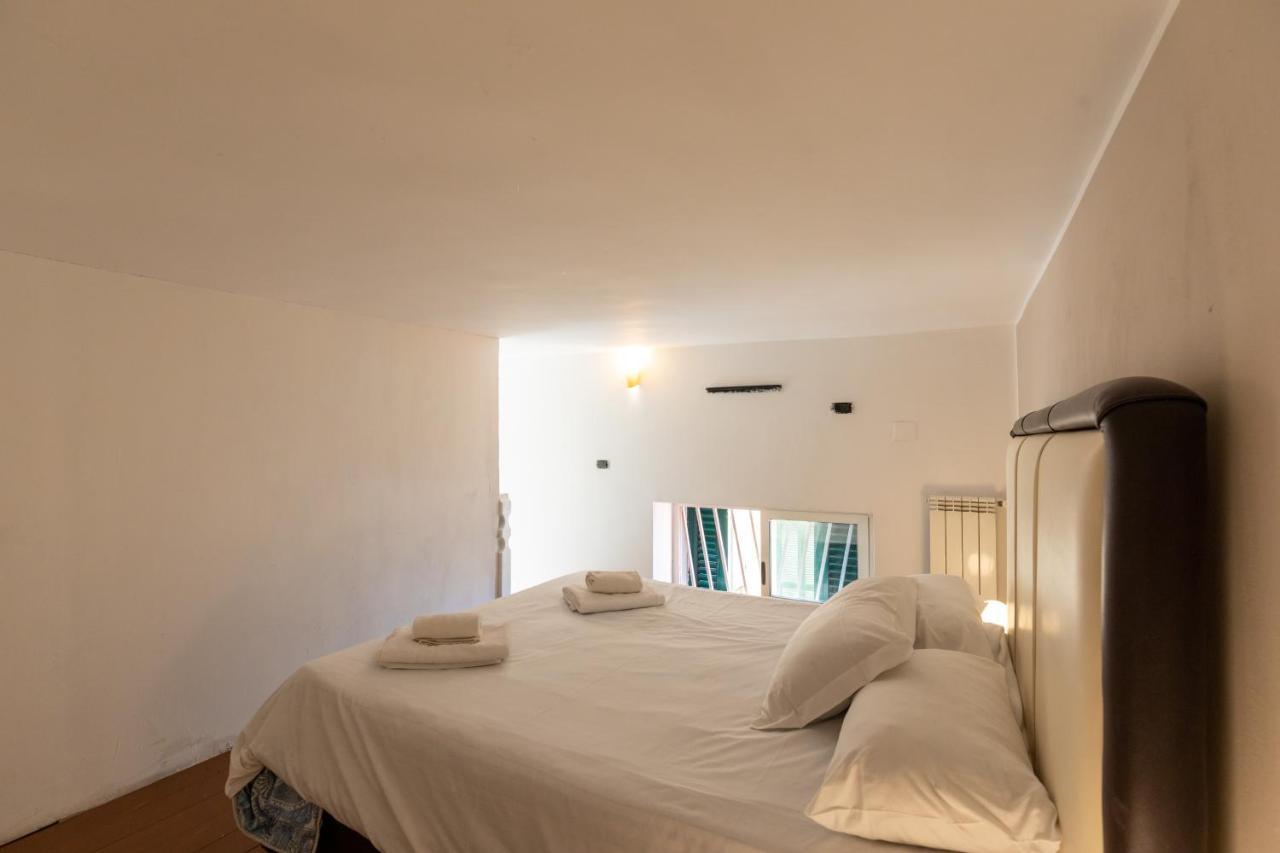 Apartment With Sea View With 2 Lifts Above Montesanto! 나폴리 외부 사진