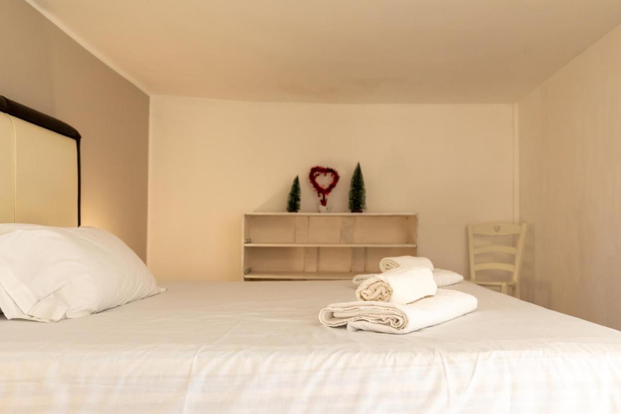 Apartment With Sea View With 2 Lifts Above Montesanto! 나폴리 외부 사진