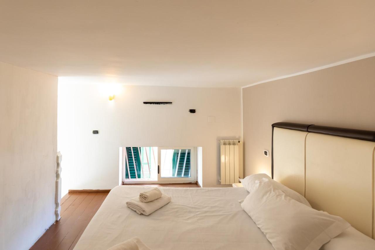 Apartment With Sea View With 2 Lifts Above Montesanto! 나폴리 외부 사진