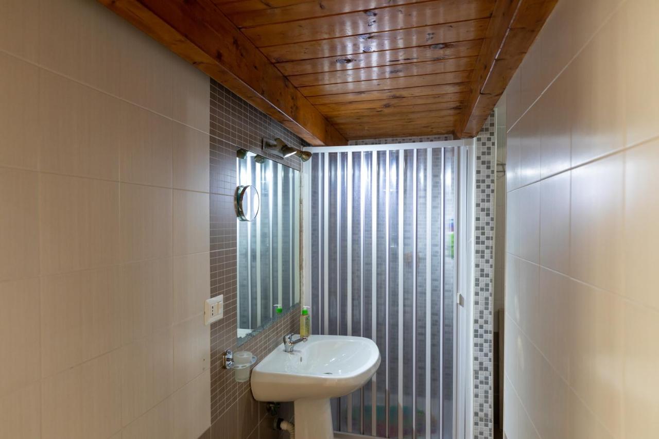 Apartment With Sea View With 2 Lifts Above Montesanto! 나폴리 외부 사진