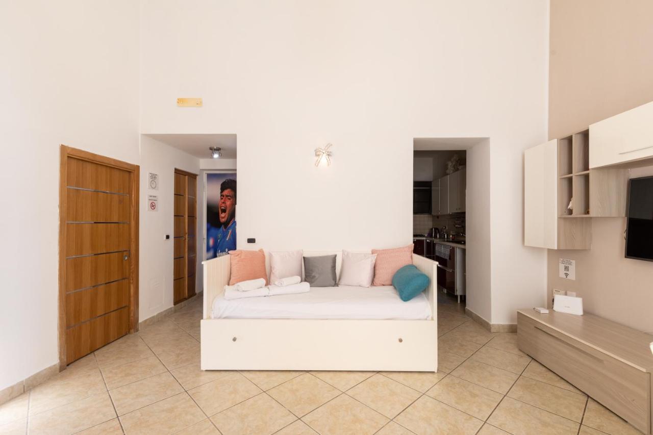 Apartment With Sea View With 2 Lifts Above Montesanto! 나폴리 외부 사진
