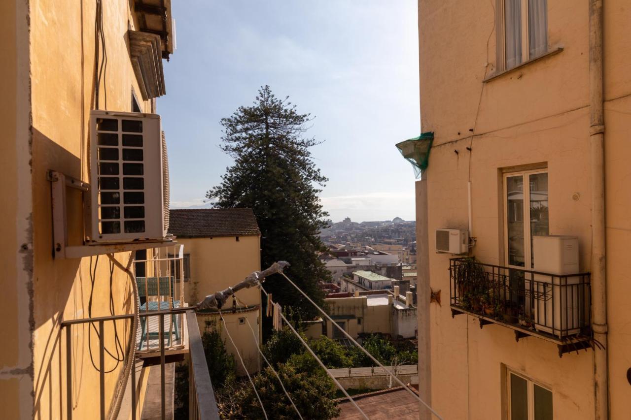 Apartment With Sea View With 2 Lifts Above Montesanto! 나폴리 외부 사진
